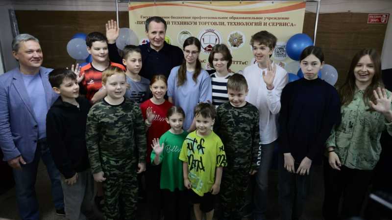 Вячеслав Гладков навестил в Пятигорске детей из Белгородской области