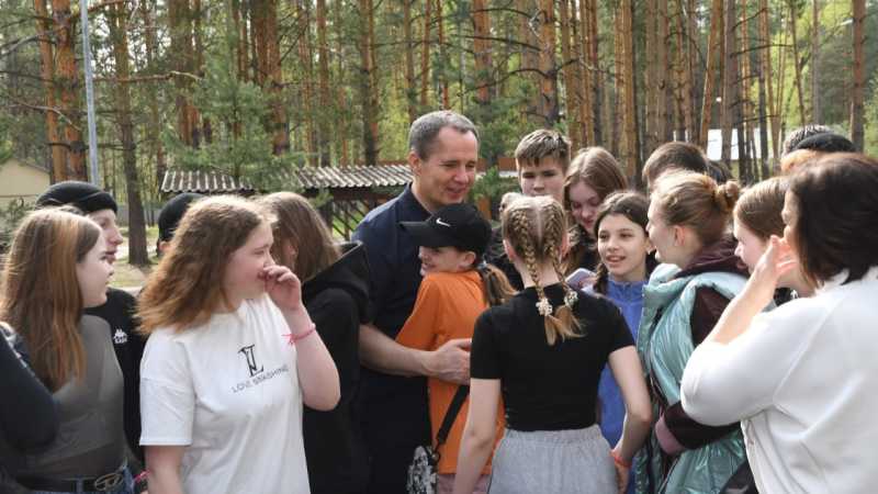 Вячеслав Гладков навестил белгородских детей в оздоровительном лагере в Казани