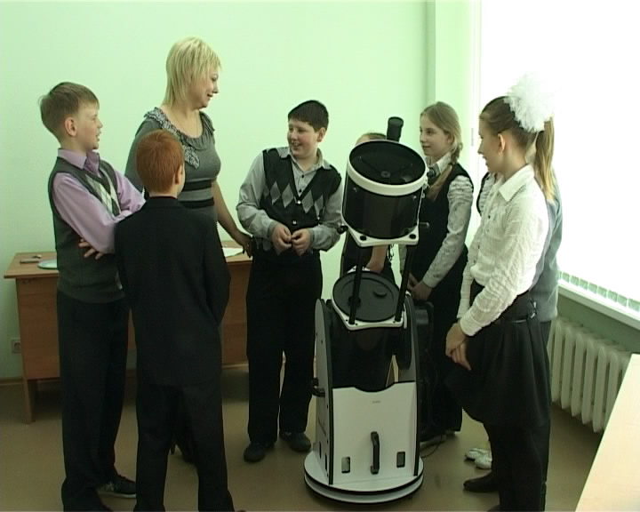 Телескоп, подаренный спонсорами, – настоящая гордость школы № 1 г. Строителя