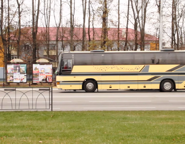 автобус на дороге в Белгорода