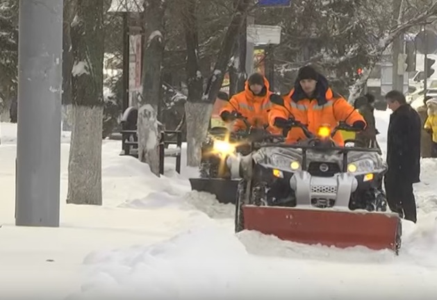 уборка снега на улицах Белгорода