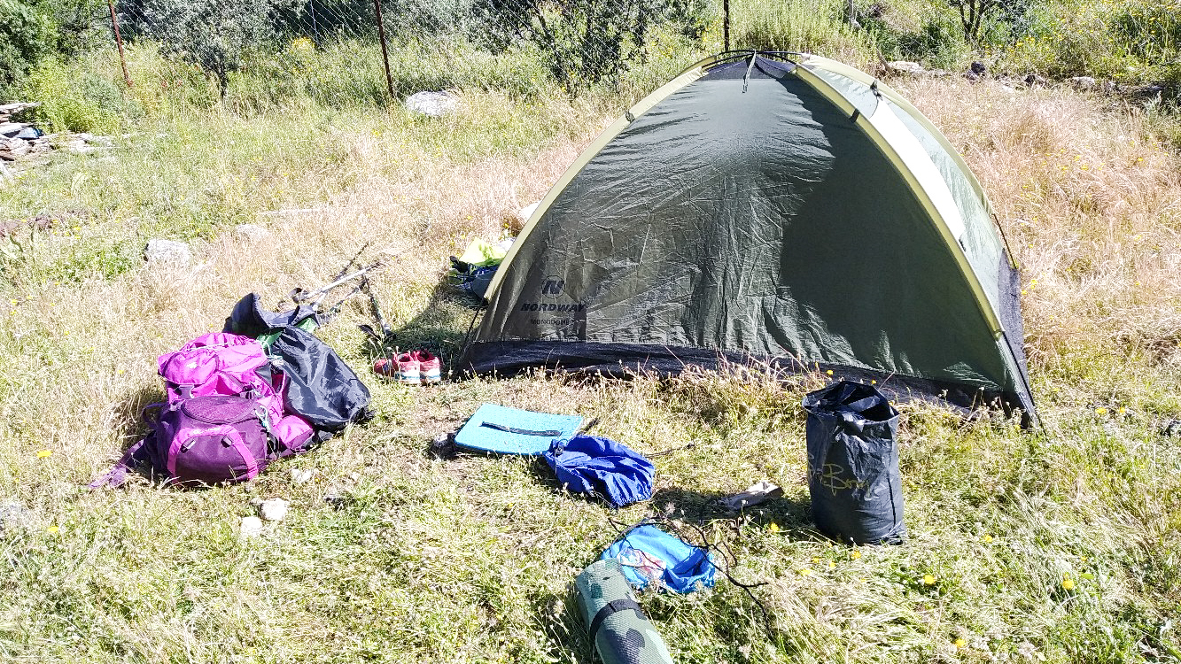 поход с палатками 