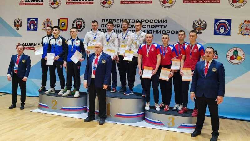 Сборная белгородских гиревиков завоевала бронзовую медаль в Первенстве России