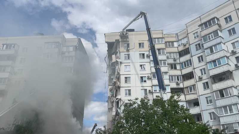  В разрушенном в Белгороде на улице Щорса доме восстанавливают коммуникации