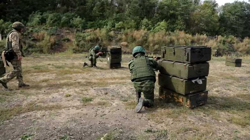 Военнослужащие, находясь в отпуске, смогут лечиться в гражданских медучреждениях 