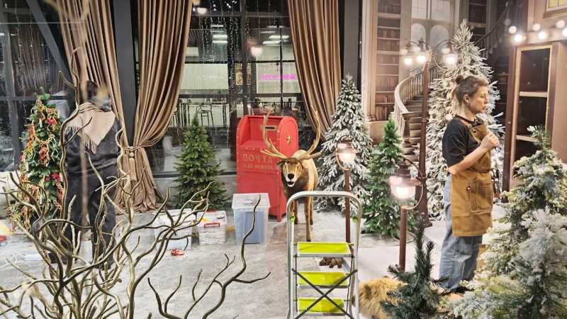 В КЦ «Октябрь» Белгорода идёт монтаж почты Деда Мороза