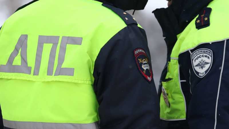 В Белгороде автоинспекторы помогли потерявшей сознание пенсионерке