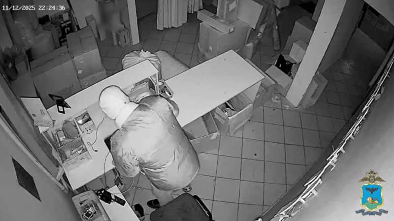 Белгородец украл технику из пункта выдачи заказов