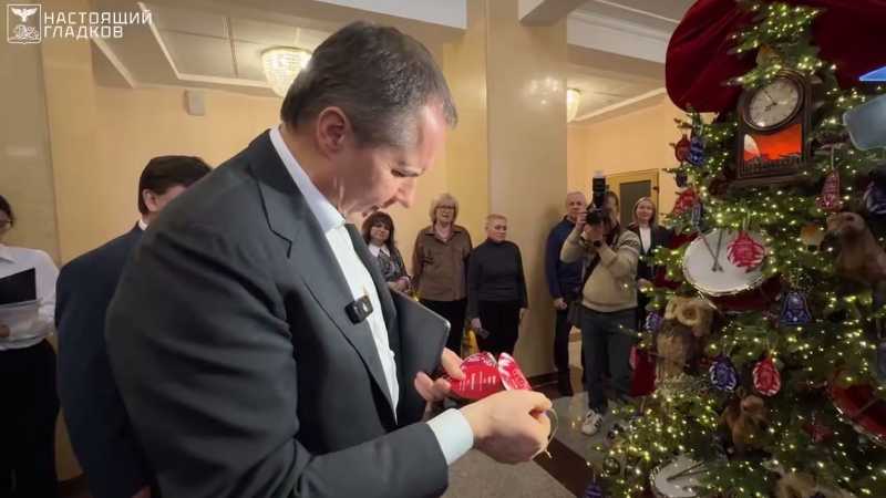 Вячеслав Гладков поучаствовал в благотворительной акции «Ёлка желаний»