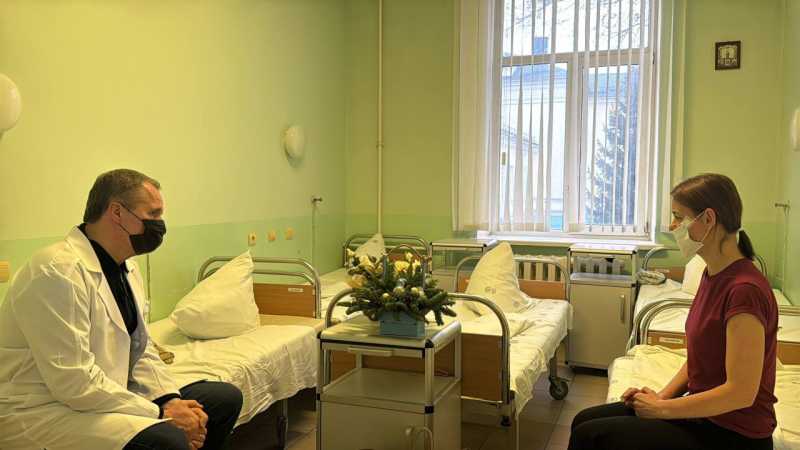 Вячеслав Гладков навестил пострадавших от атак ВСУ белгородцев