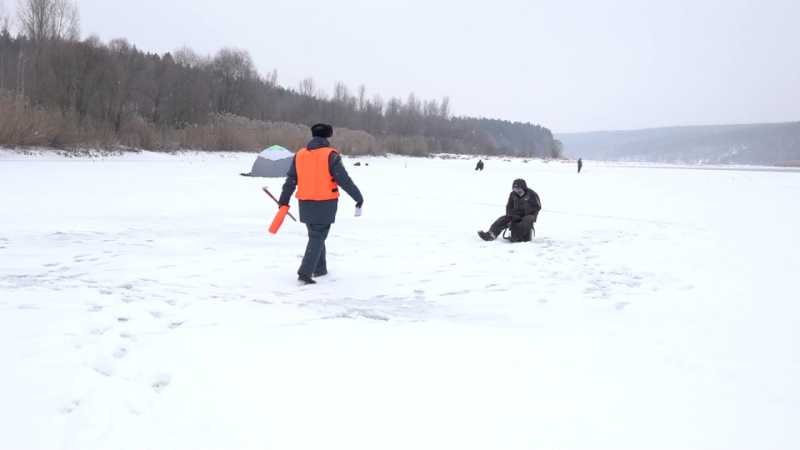 Сотрудники МЧС проводят рейды по водоёмам Белгородской области