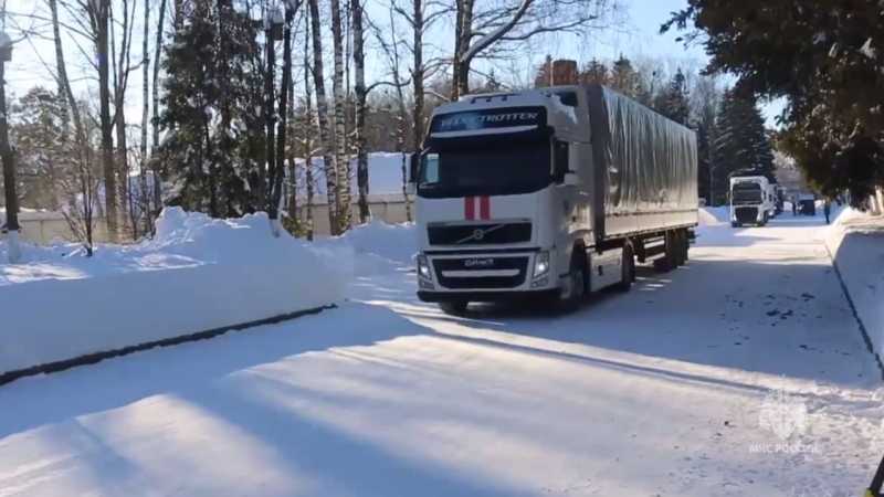 Глава МЧС России поручил отправить в Белгородскую область спасателей и технику