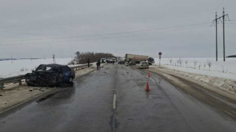 В Новооскольском округе в ДТП погибли два белгородца, два пострадали
