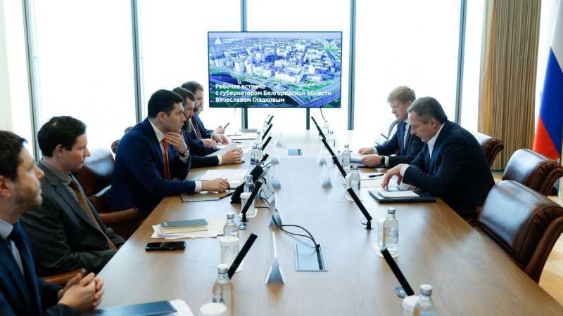 Вячеслав Гладков обсудил с главой Минпромторга загрузку белгородских предприятий