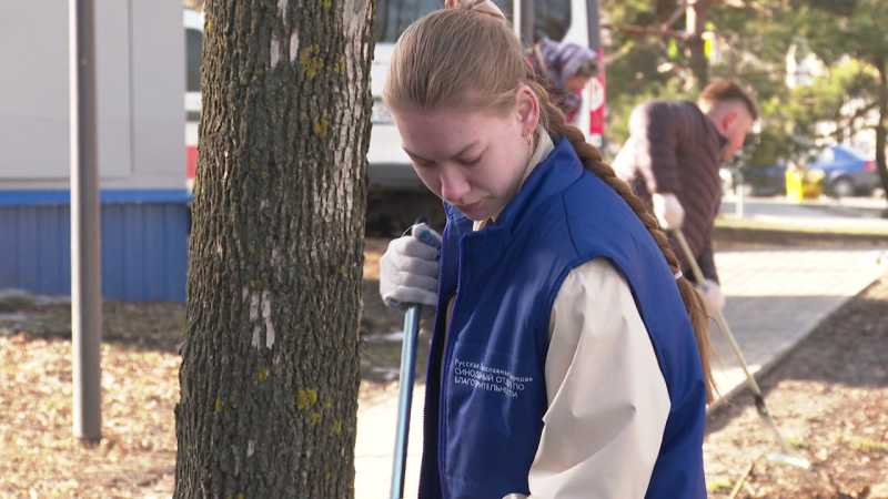 В Белгороде на субботник вышли более 400 горожан