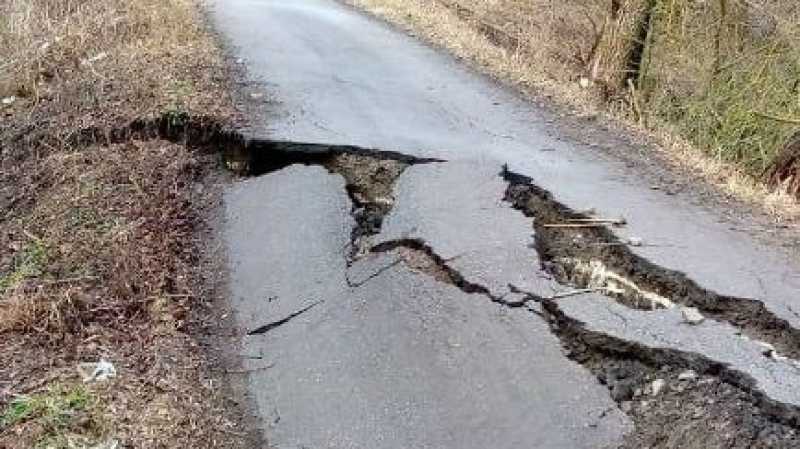 «Мягко скажем, жутковато»: в хуторе Филькино Красногвардейского района размыло дамбу