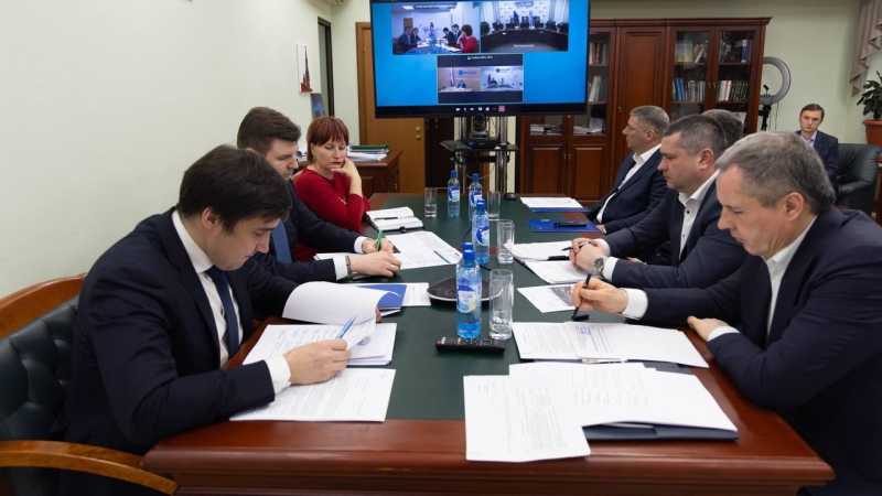 Вячеслав Гладков посетил «Алмаз-Антей» и поучаствовал в совещании в Минэнерго