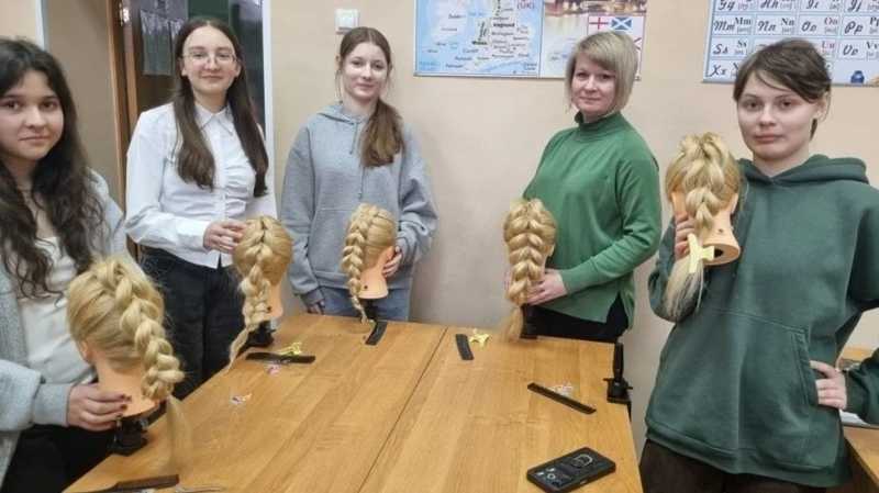 Шебекинские школьники попробовали себя в роли парикмахеров