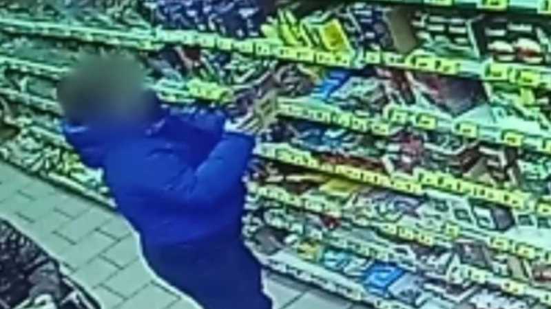 Белгородка украла из супермаркета пять коробок шоколада