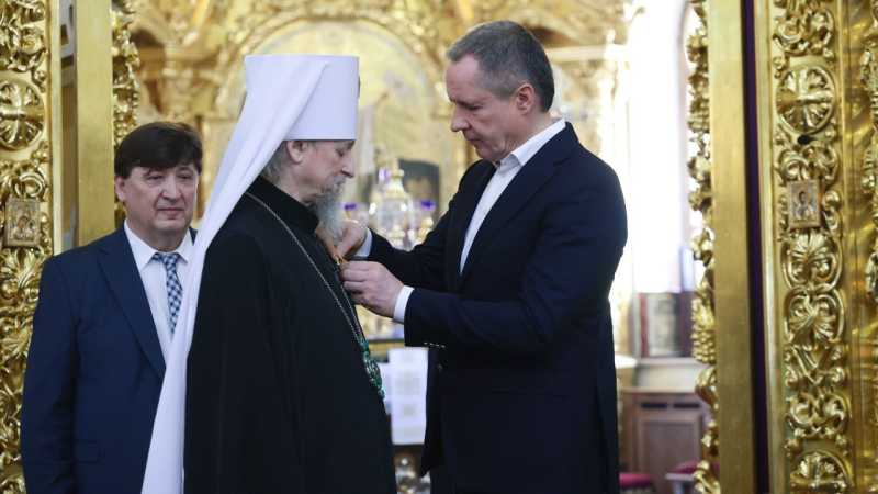 Вячеслав Гладков поздравил митрополита Иоанна с 33-летием архиерейской хиротонии