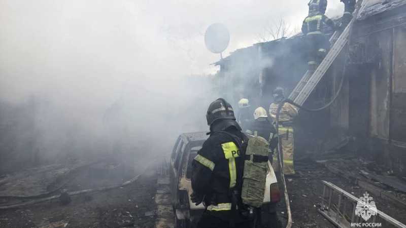 При пожаре на Кашарском проезде в Белгороде пострадали двое мужчин
