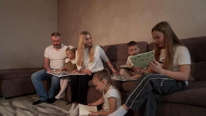 С 1 июня белгородские родители с двумя детьми смогут получать новую выплату