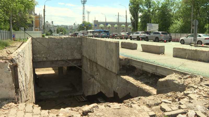 В Белгороде ремонтируют подземный переход на остановке «Энергомаш»
