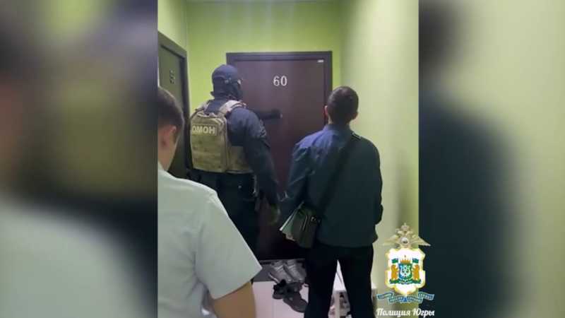 Белгородца и двух жителей Югры задержали за мошенничество с банковскими картами