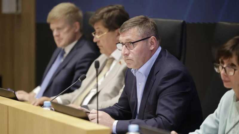 Александр Шуваев: 65 белгородских школ переходят на дистант