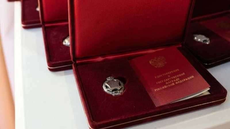 Белгородских аграриев и работников перерабатывающей отрасли отметили высокими наградами