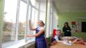 Металлоинвест помог старооскольской школе заменить окна и мебель