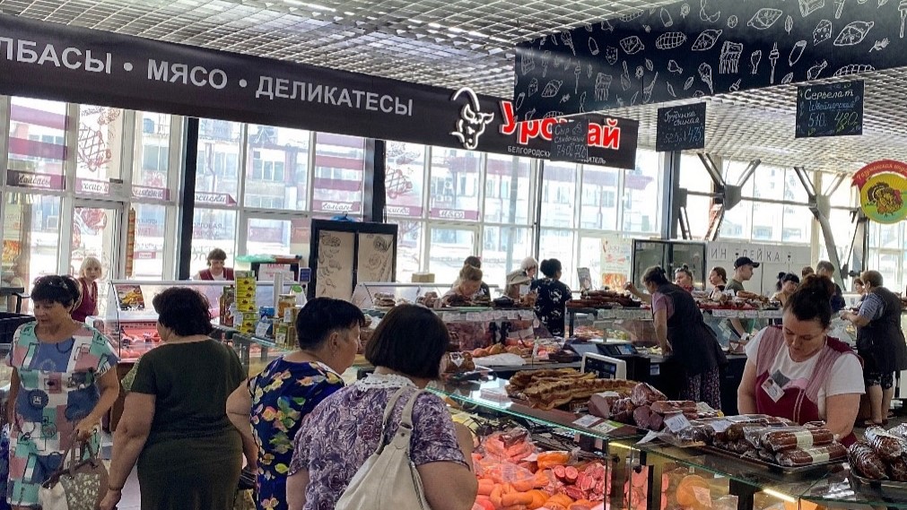 Белгородские полицейские проверили мигрантов на одном из рынков Белгорода