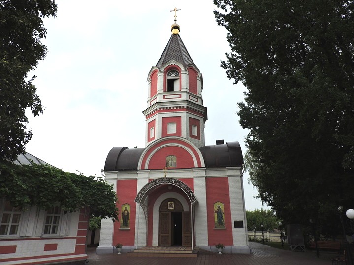 Крестовоздвиженский храм в Белгороде
