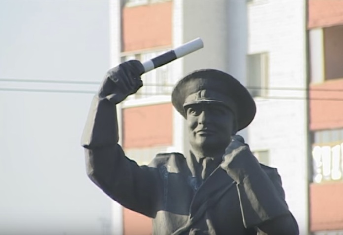 Памятник честному гаишнику обновят ко Дню Белгорода