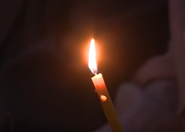 свеча горит