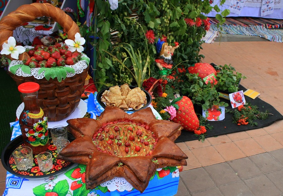 Фестиваль «Клубничная страна» в Валуйском районе