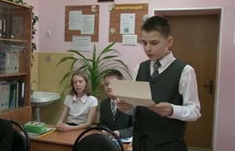 Дмитрий Черников читает письмо британской королевы
