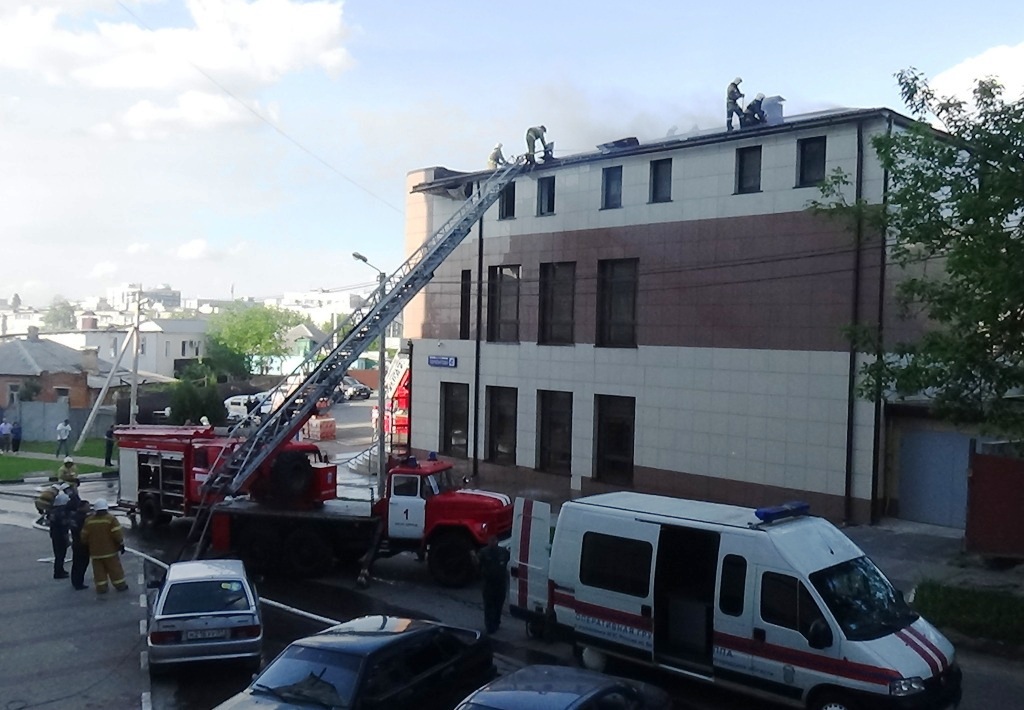 пожар в офисном здании на улице Лермонтова в Белгороде