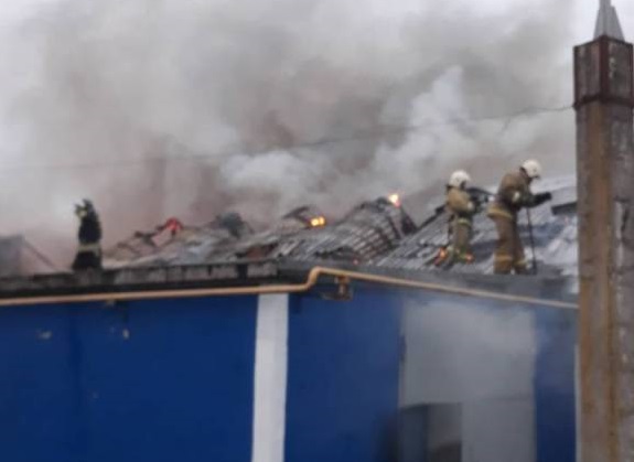 пожар на складе в Таврово