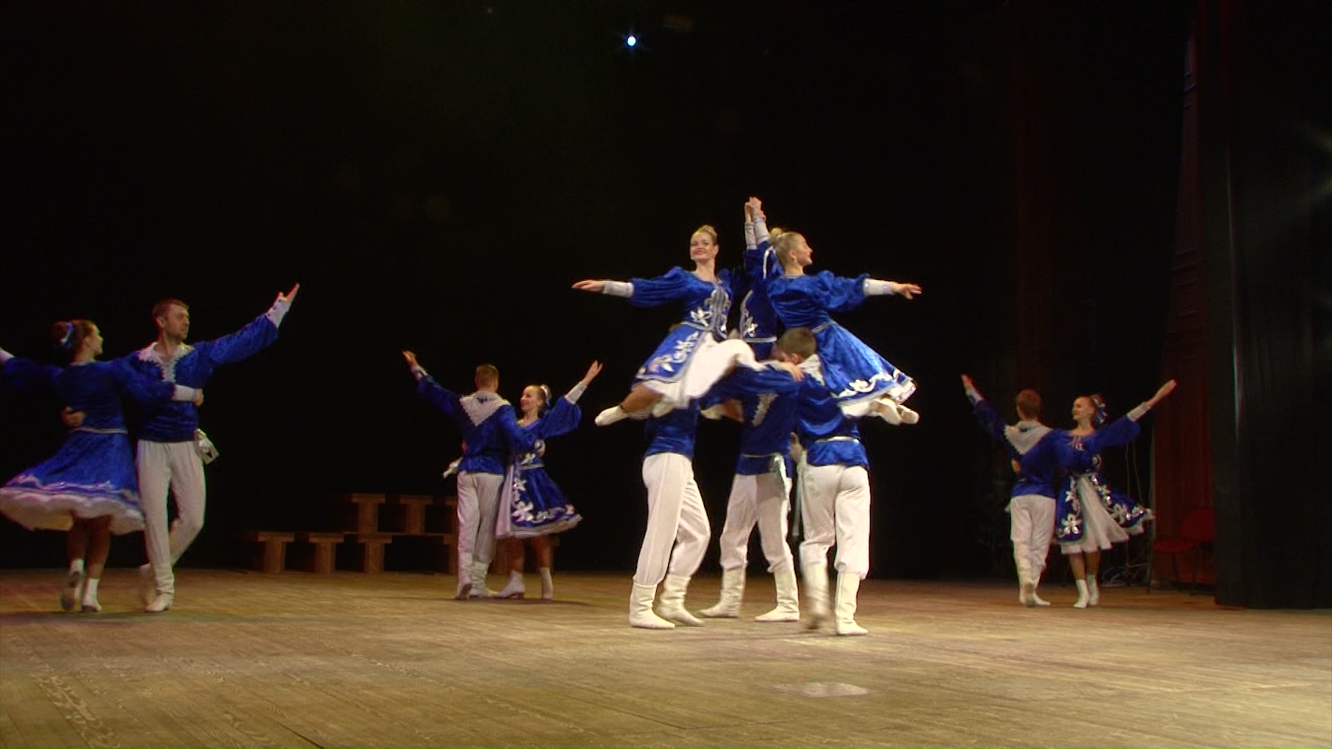 танцы в Белгородской государственной филармонии