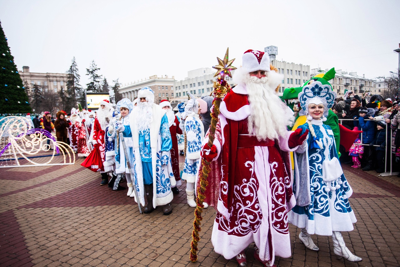 парад Дедов Морозов 
