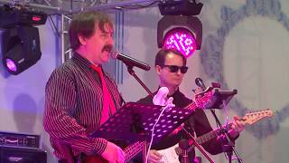 Белгородская группа «Огни Ливерпуля» играет The Beatles