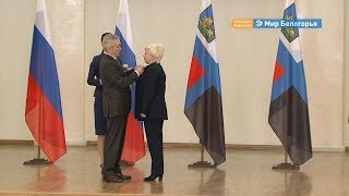 Губернатор наградил лучших тружеников 