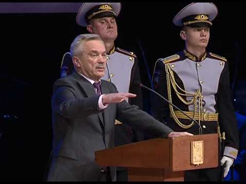 Губернатор поздравил полицию с праздником