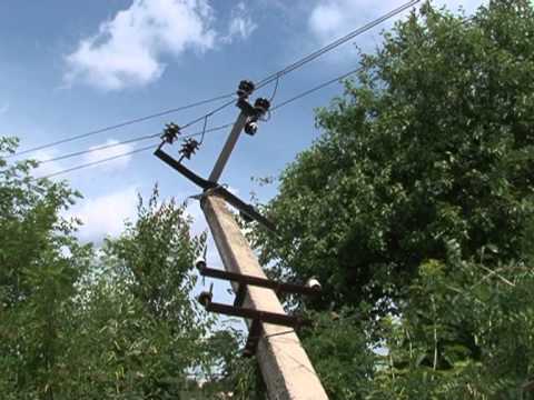 В белгородской Веселой Лопани убрали поваленный столб 