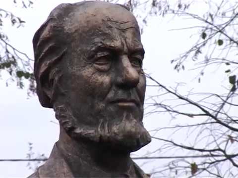 Бюст Н. Рыжих в с. Хлевище