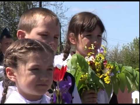 В Валуйском районе открыли отреставрированный памятник советским воинам